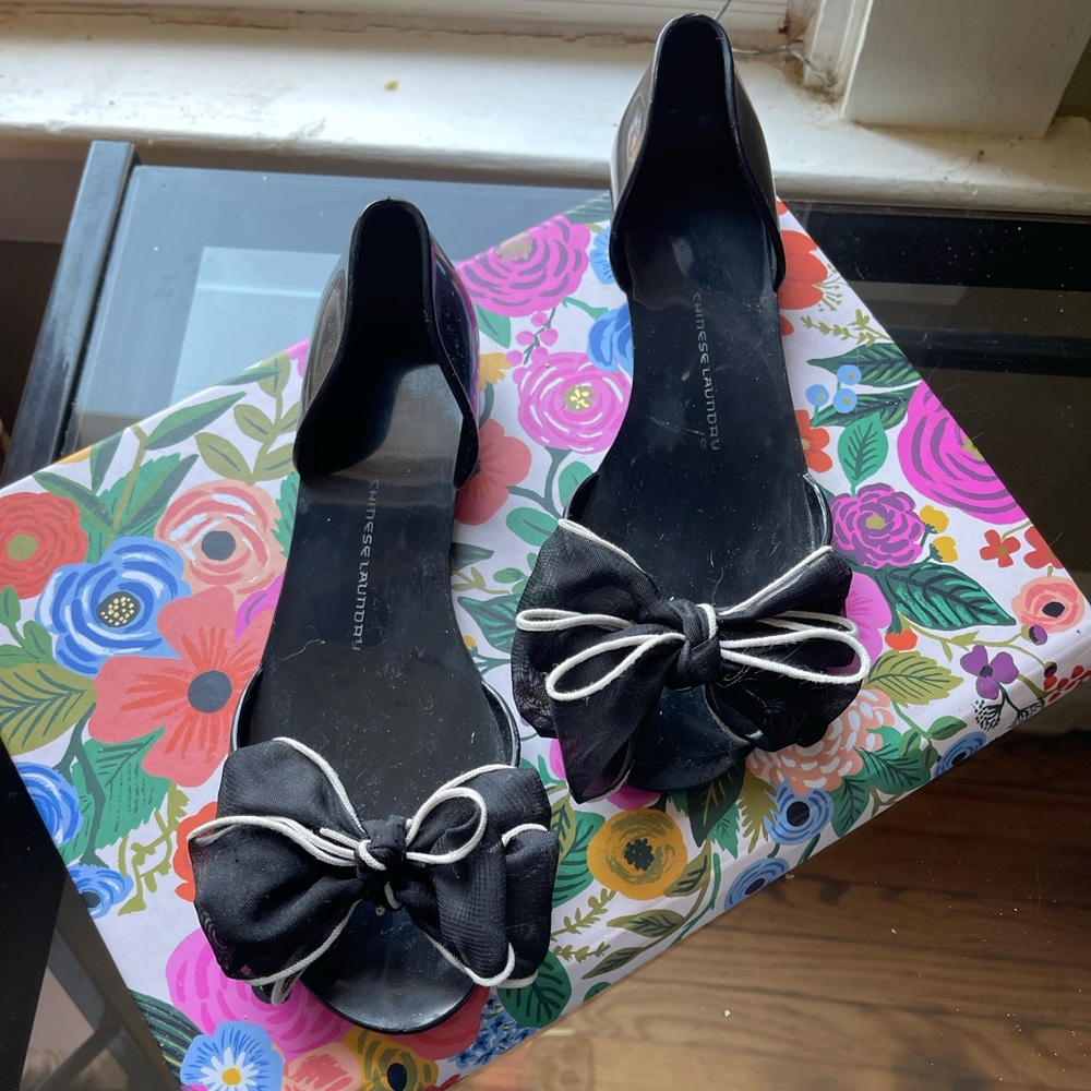 Cute as the Ribbons! Chinese Laundry Flats